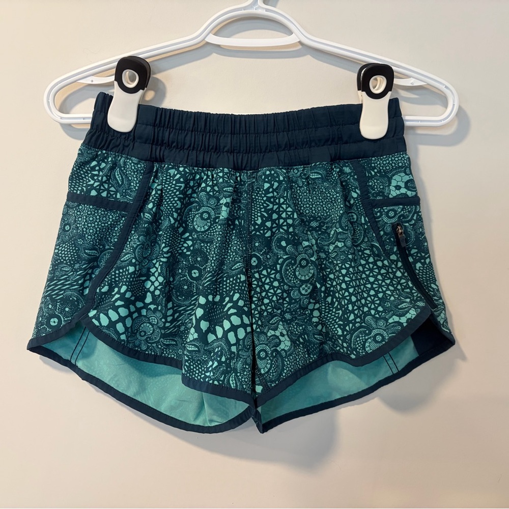 Lululemon Navy & Aqua Patterned Hotty Hot Low-Rise Lined Shorts - 4” - Picture 3 of 10